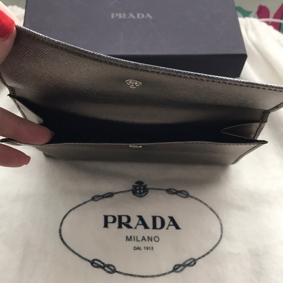 Prada Wallet - Picture 4 of 8